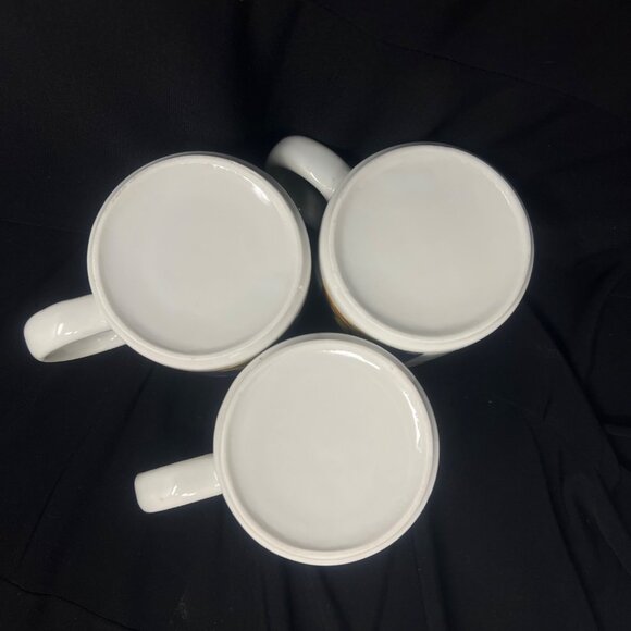 Eveready Classic Boy Finds Lost Dog Ceramic Coffee Mugs  Set of 3  ** 3.75" Tall - Picture 6 of 6